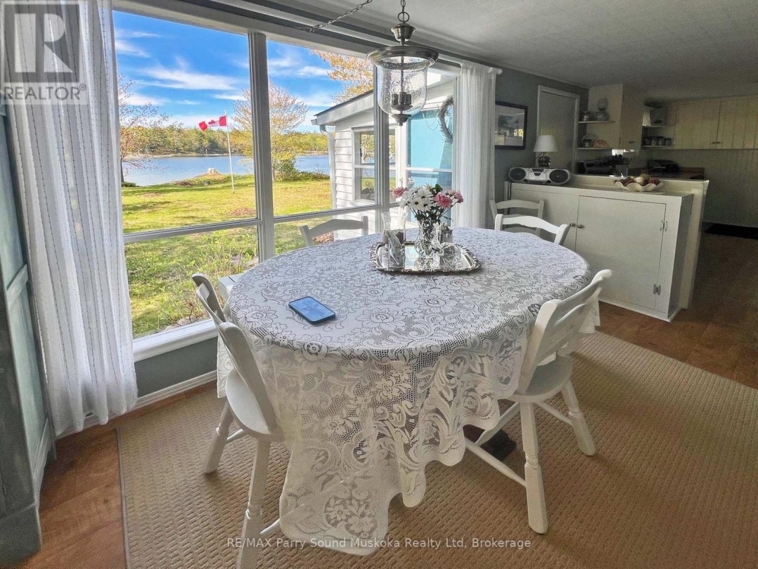 586 Rose Island Drive, Georgian Bay