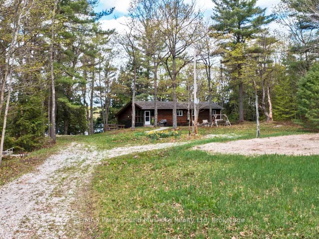 33 HOUSTON LANE, Otter Lake
