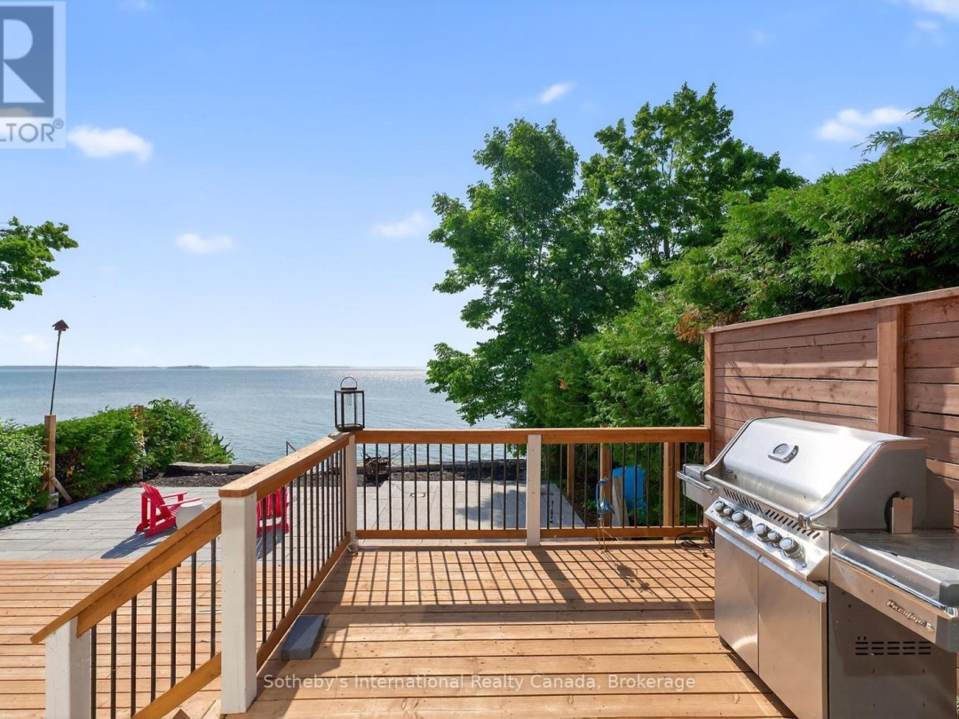 211 MOON POINT DRIVE, 