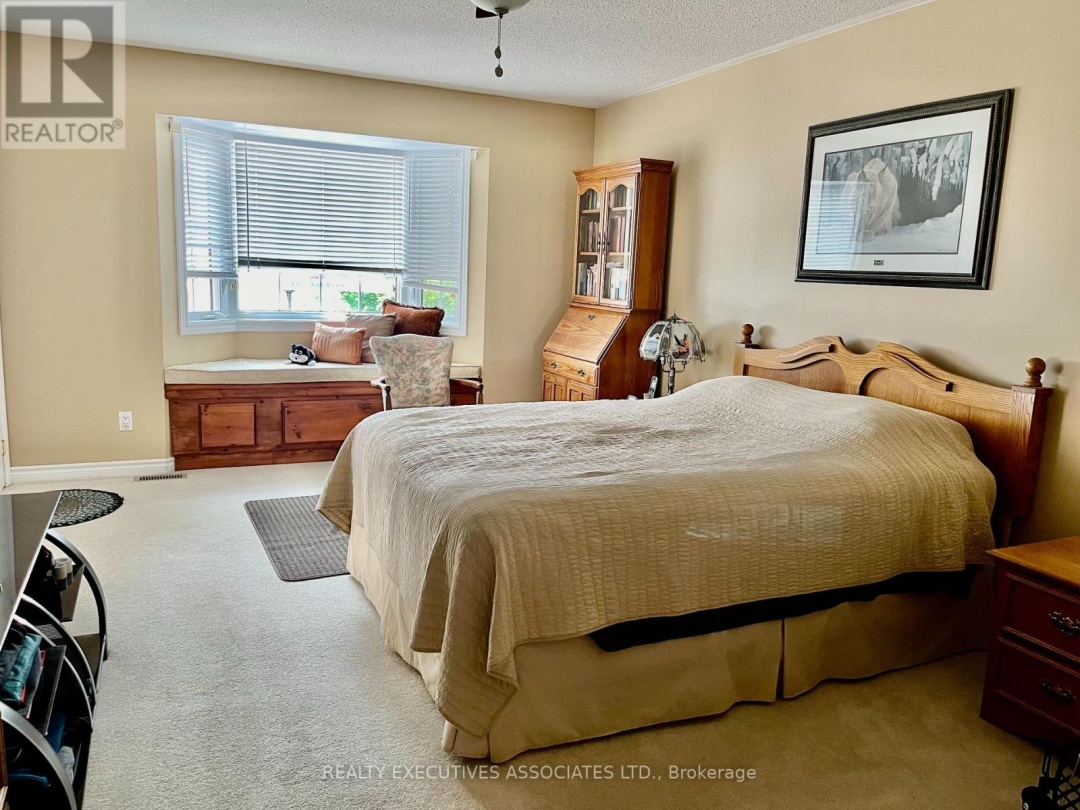 22 LAKEVIEW BOULEVARD, 
