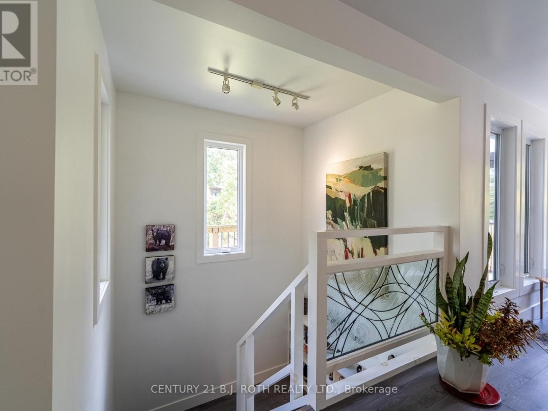 8101 KINGS RIVER ROAD, 