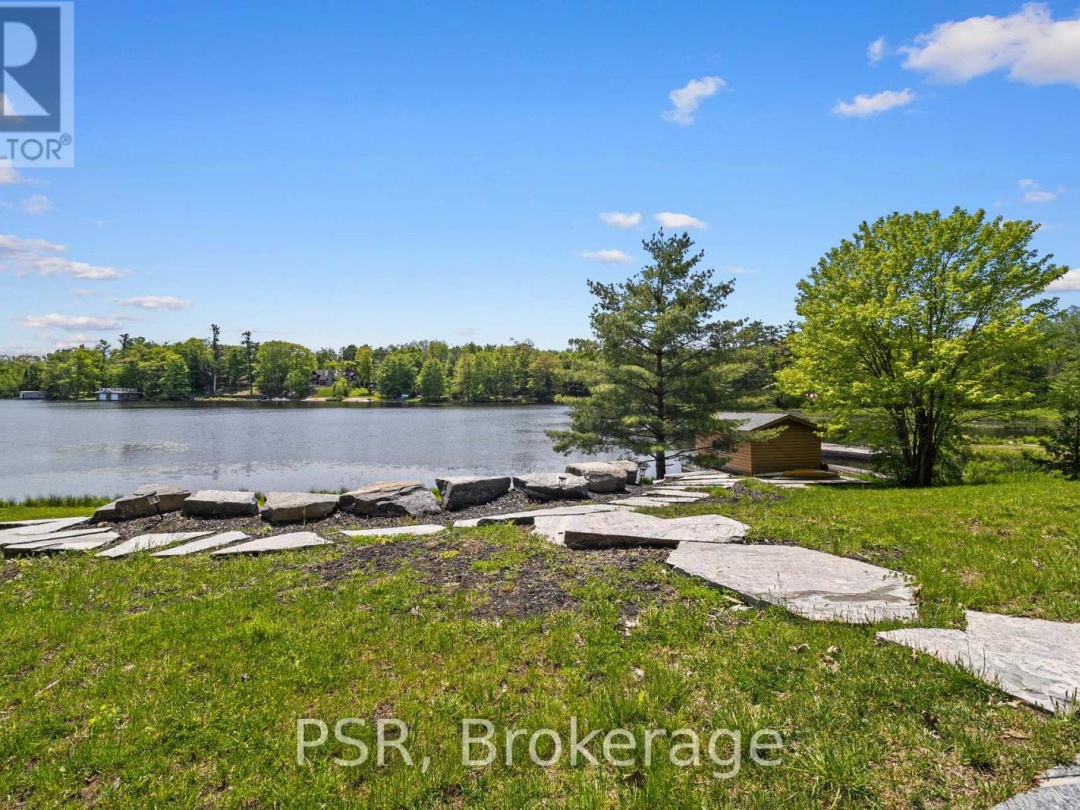 1030 S Sunset Bay Road, Lake Muskoka