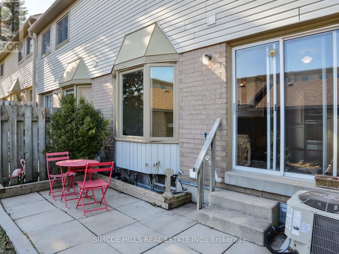17 - 492 LACLIE STREET, 