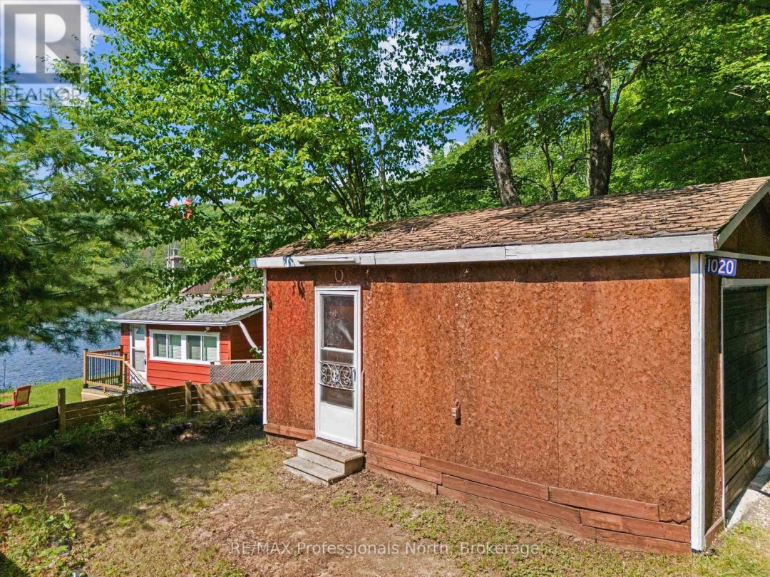 1020 GORDONIER LAKE ROAD, 