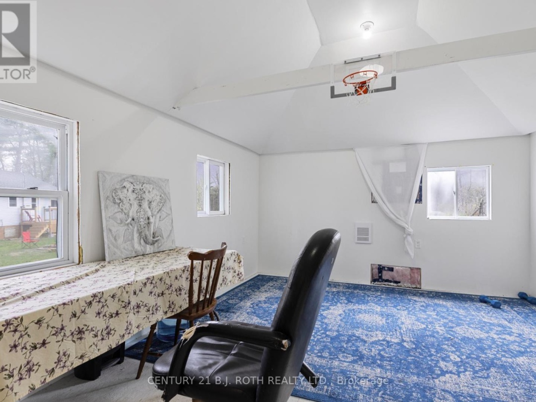 2100 HONEY HARBOUR ROAD, 