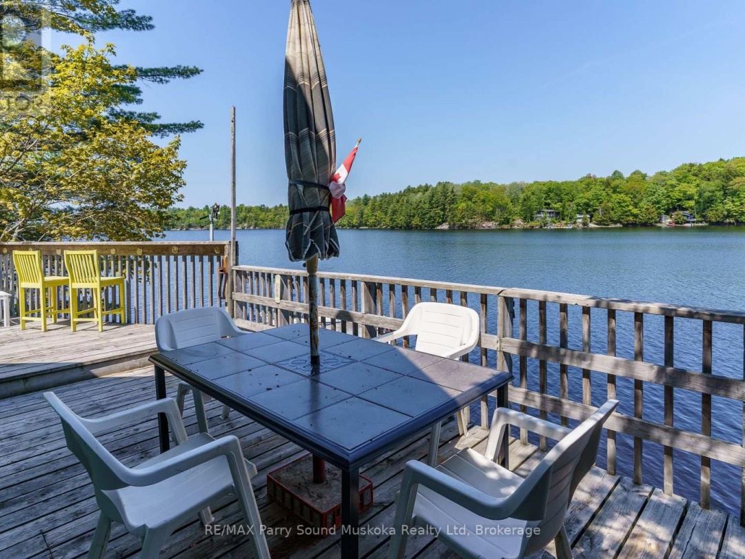 124 Healey Lake Water, Healey Lake