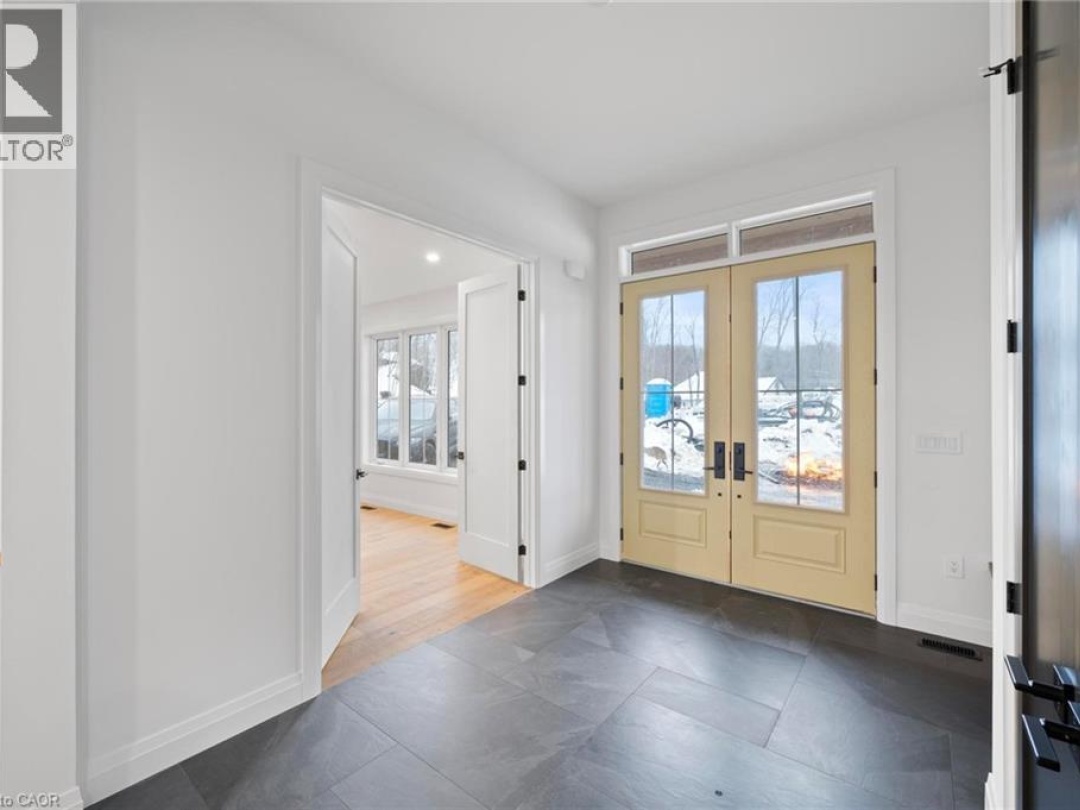 33 GLEN EAGLE Court, 