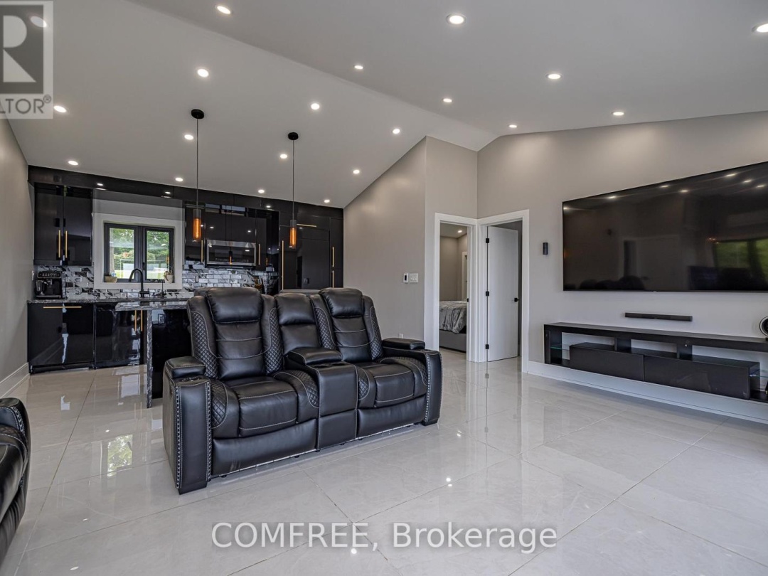 901 WOODLAND DRIVE, 