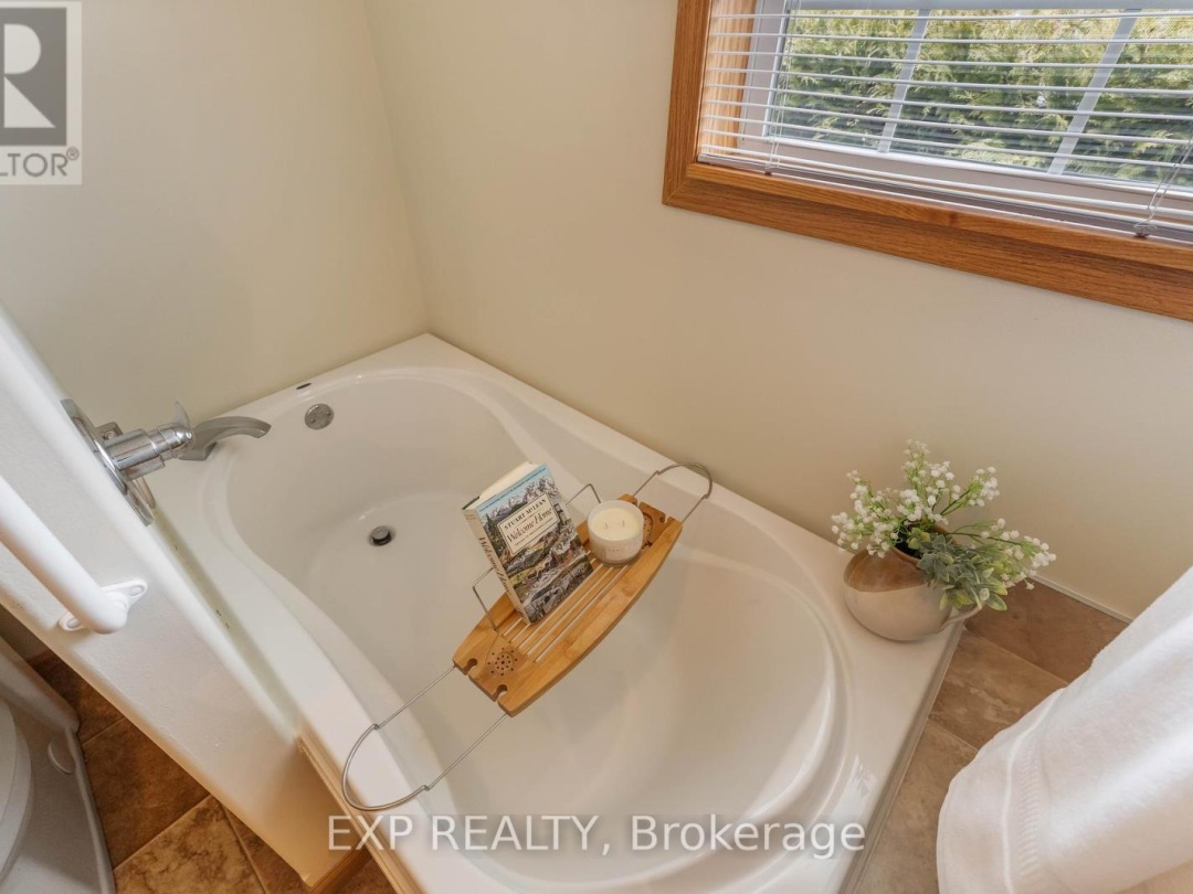 56 CREEKSIDE CIRCLE, 