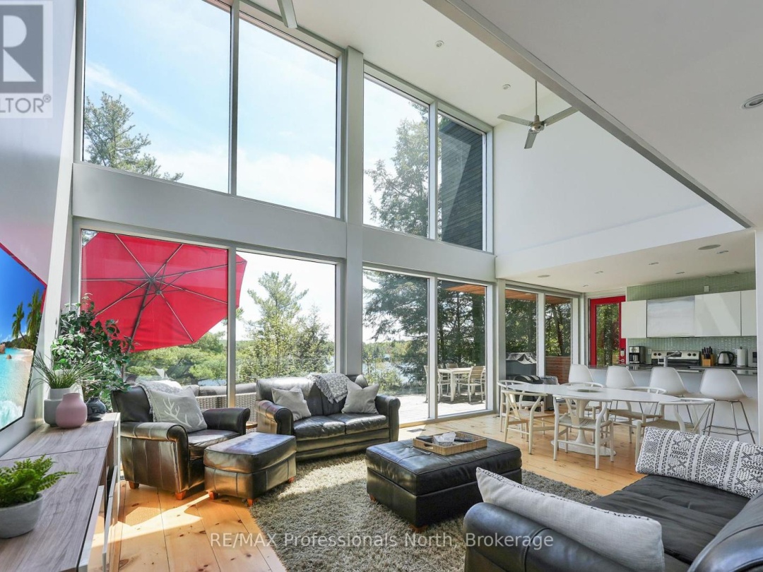 1004 Lipton Drive, Kennisis Lake