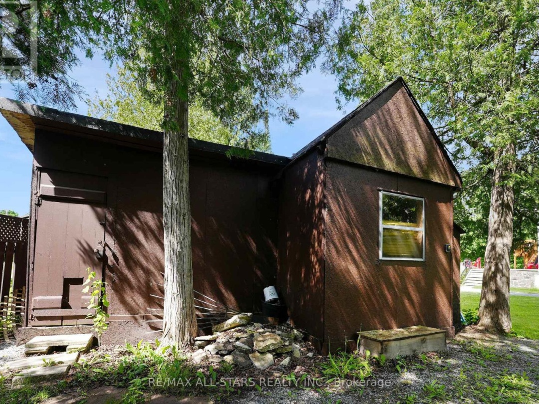 43 Sturgeon Glen Road, Sturgeon Lake