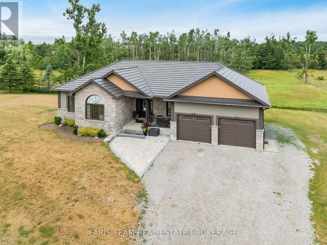 520 HORSESHOE VALLEY ROAD E, 