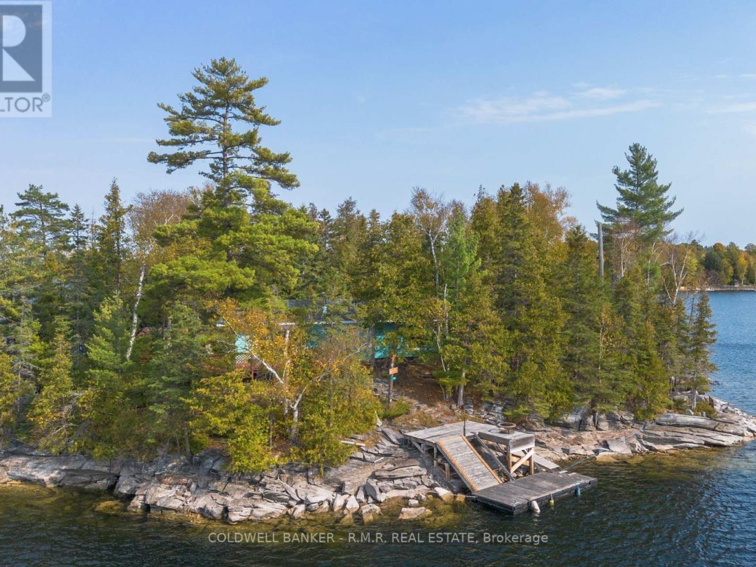701 ISLAND 7, Crystal Lake