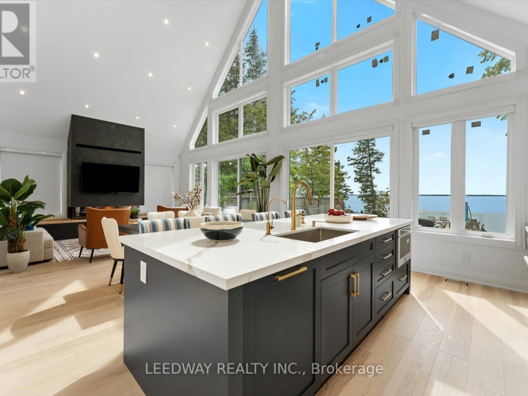 24410 Thorah Park Boulevard, Lake Simcoe