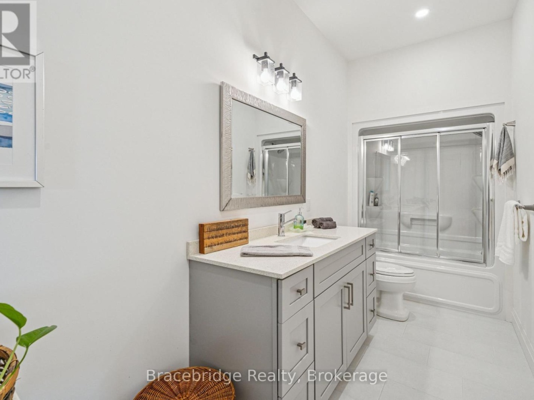 1006 STEPHENS BAY ROAD, 