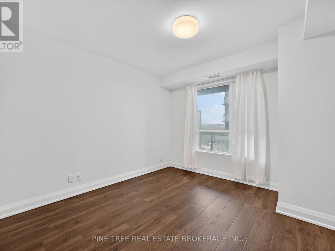 305 - 58 LAKESIDE TERRACE, 