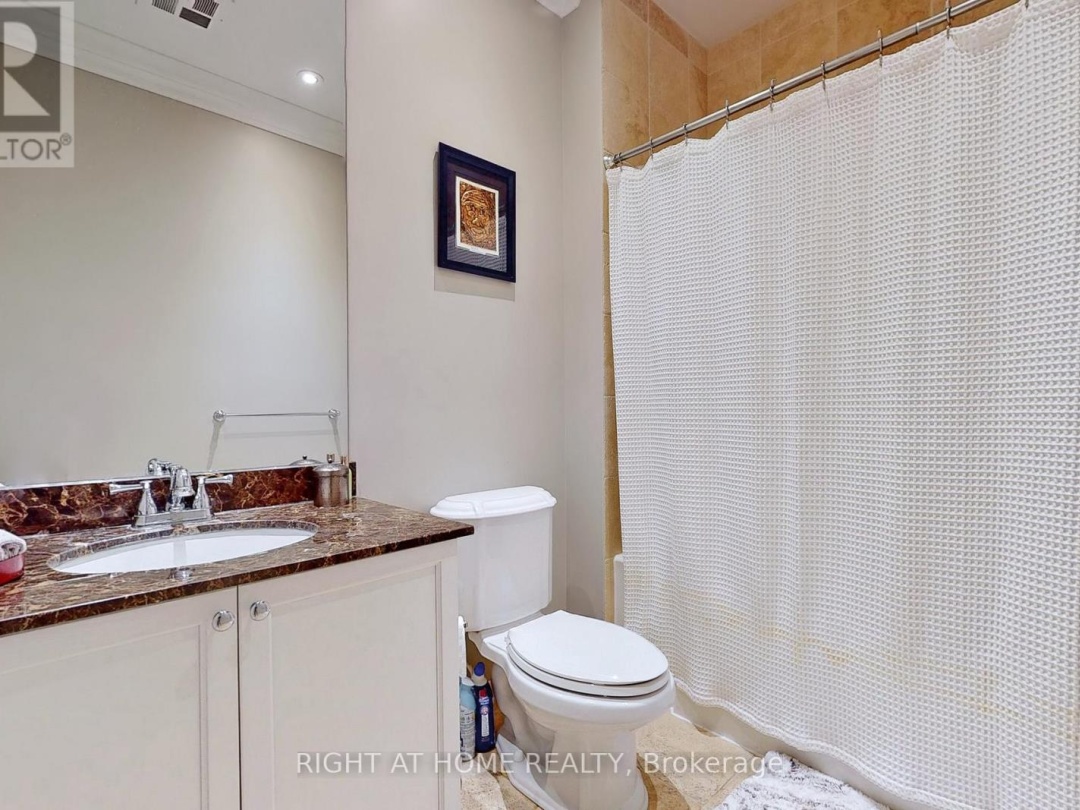 PH06 - 37 ELLEN STREET, 