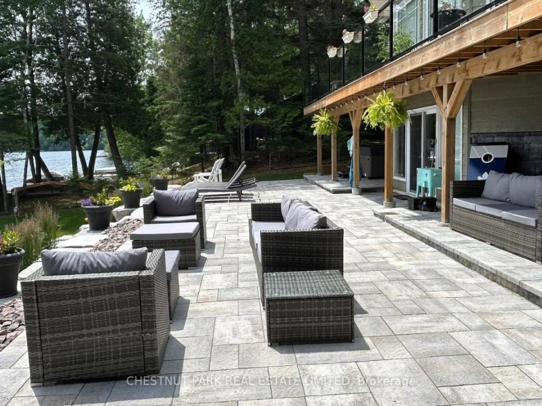 1168 Curry Road, Haliburton Lake