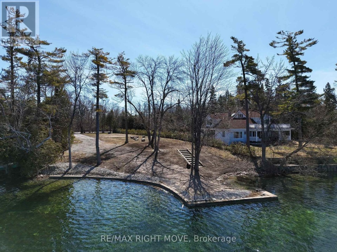 135 CREIGHTON STREET S, Lake Simcoe