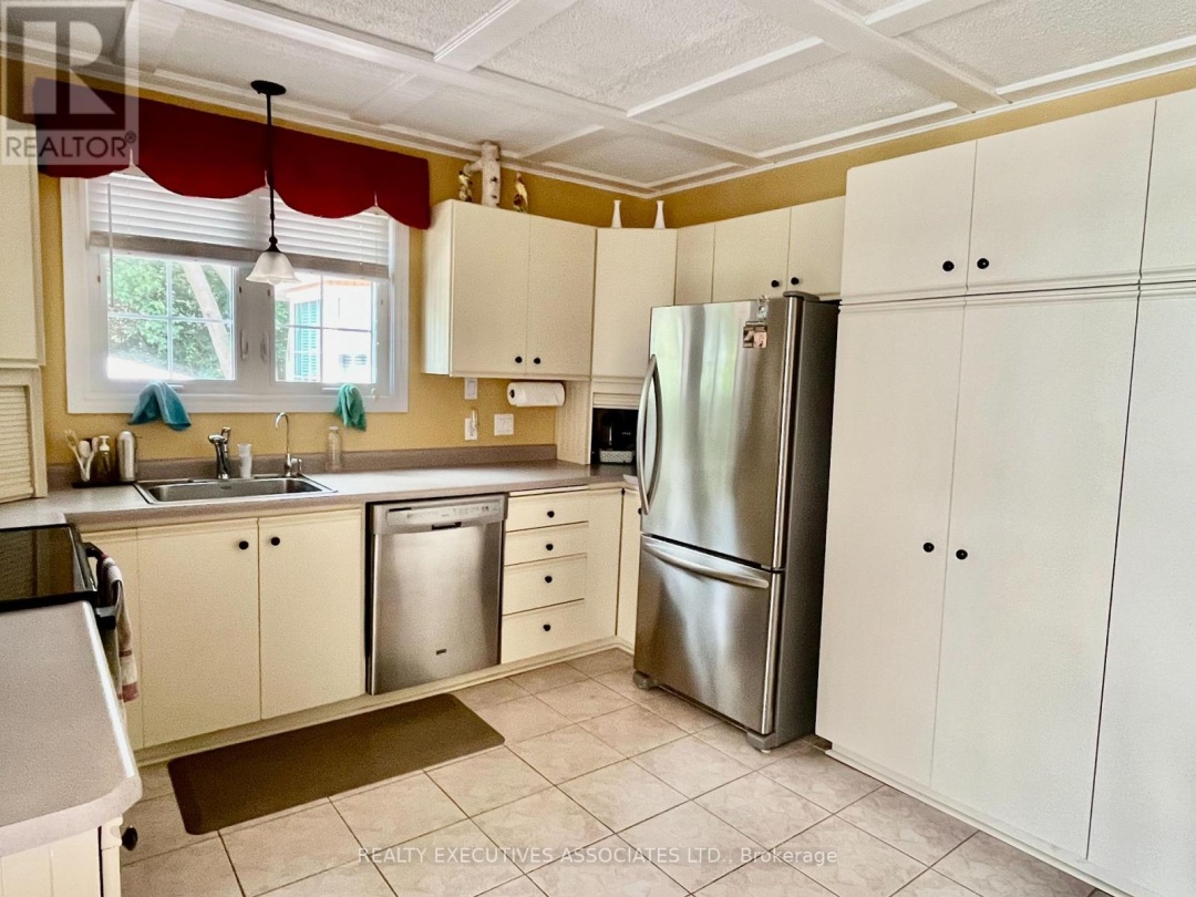 22 LAKEVIEW BOULEVARD, 