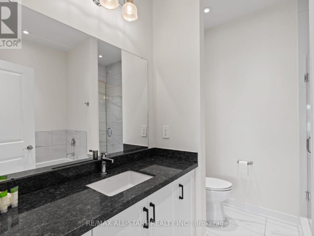31 1869 Muskoka Road 118, 