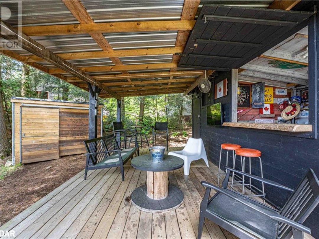 228 Macbeth Island Island, Wood Lake