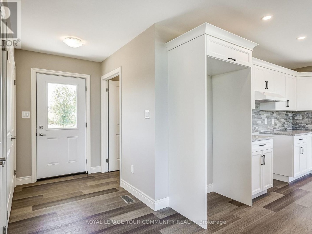 371 LINDEN VALLEY ROAD, 