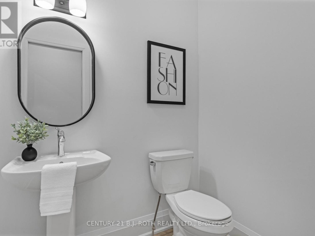 8 CLYDESDALE COURT, 