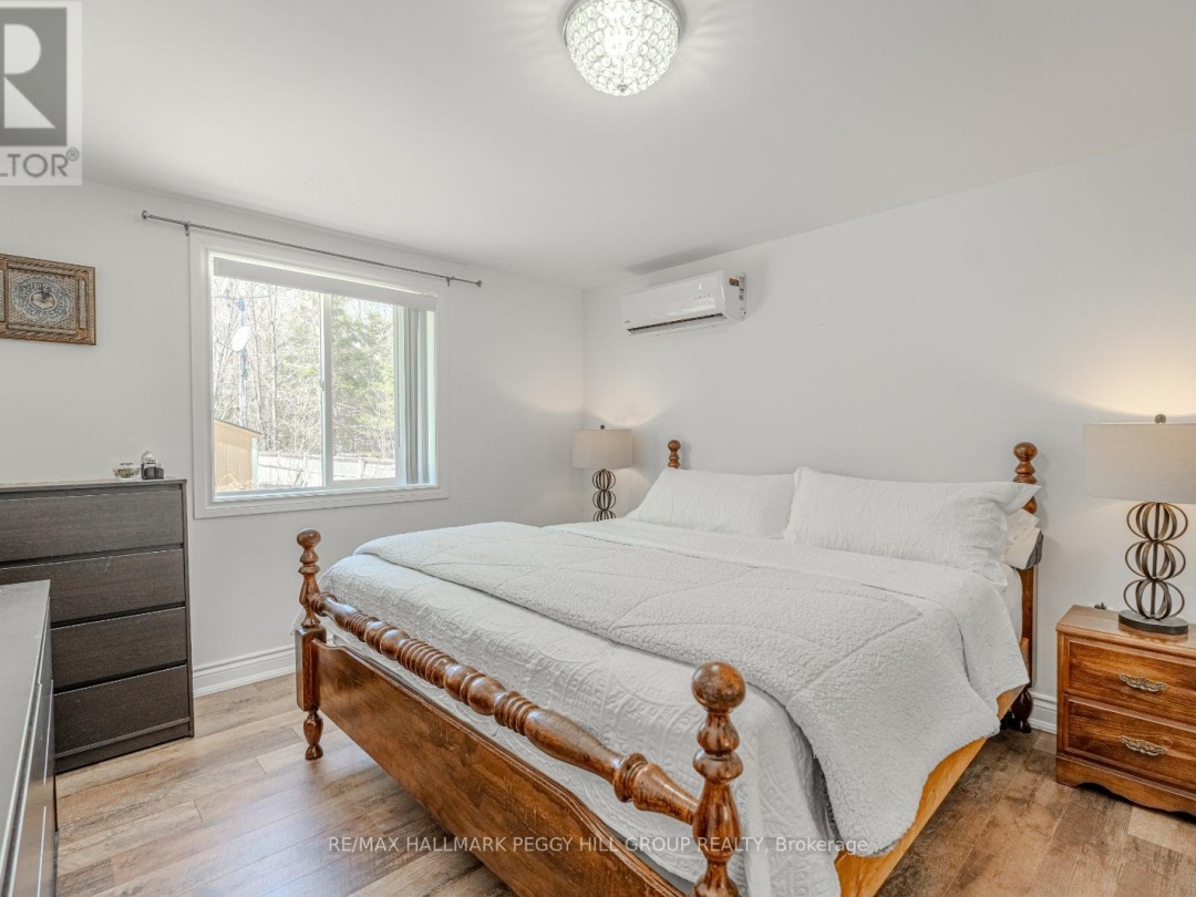 7229 Davy Drive, Black Lake