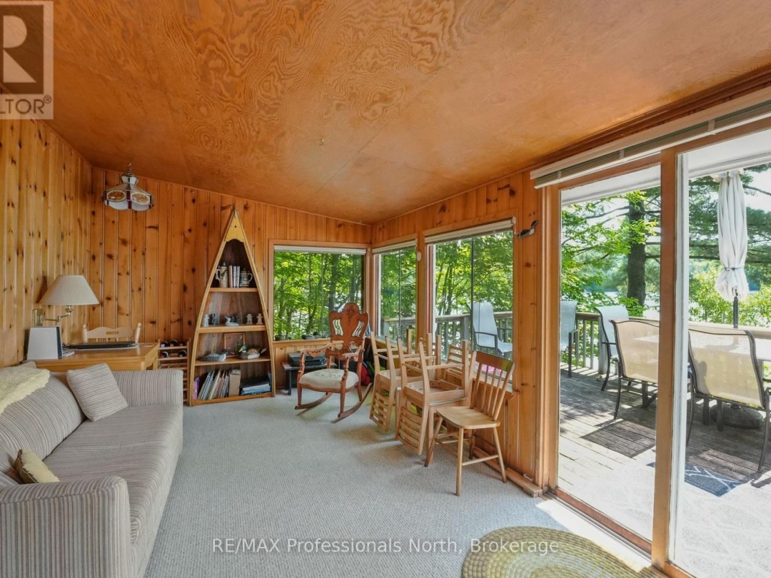 1089 AUTUMN LANE, 