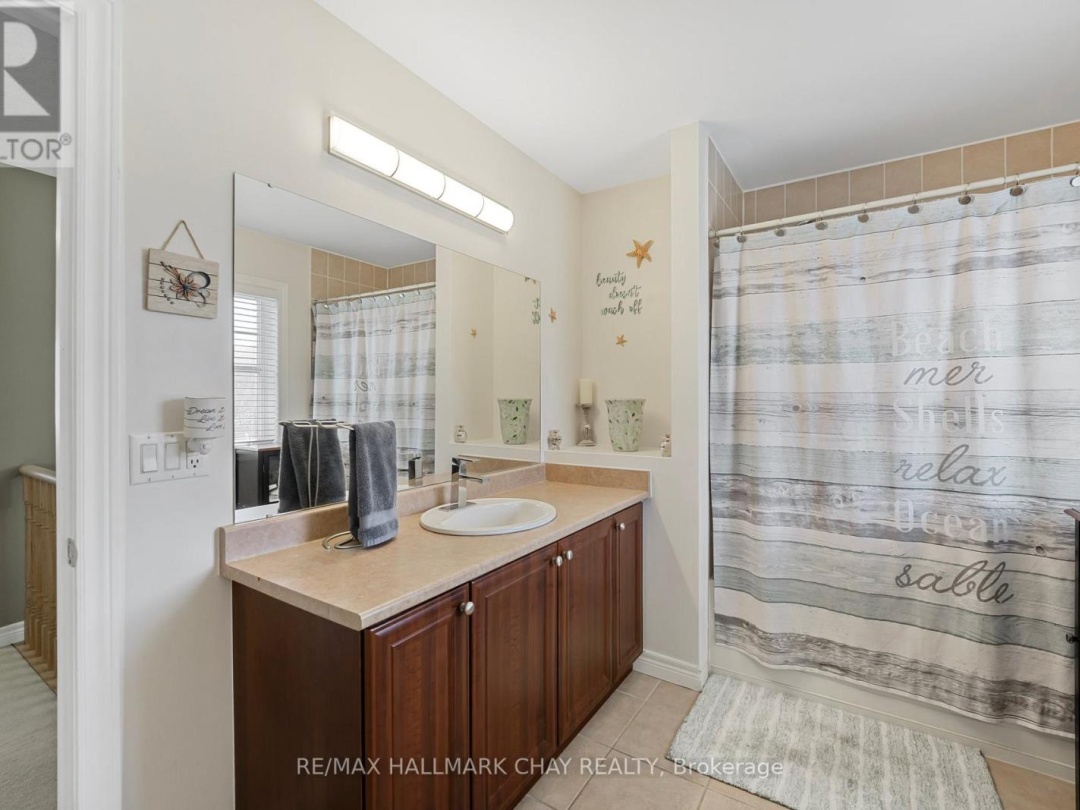 5 800 West Ridge Boulevard, Orillia