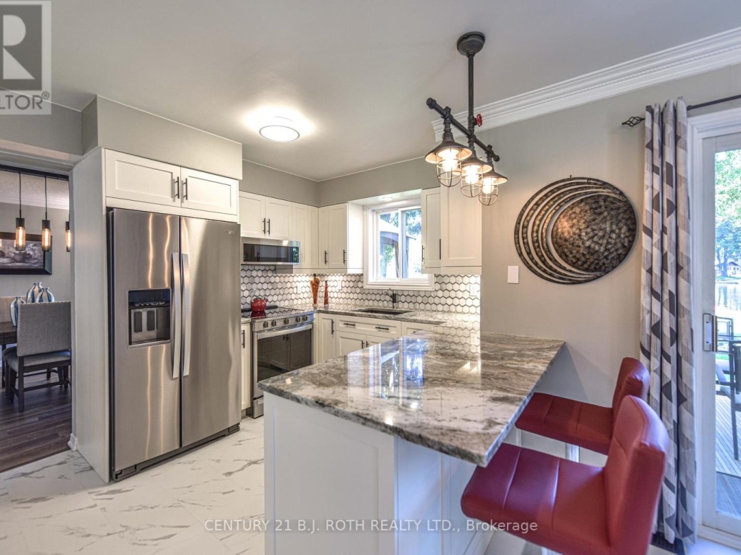60 Simcoe Road, Lake Simcoe
