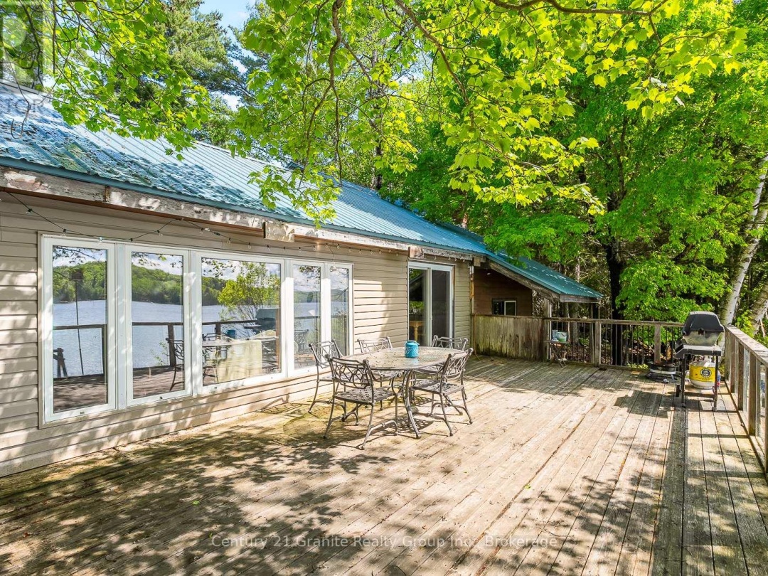 1036 Shirleys Road, Haliburton Lake