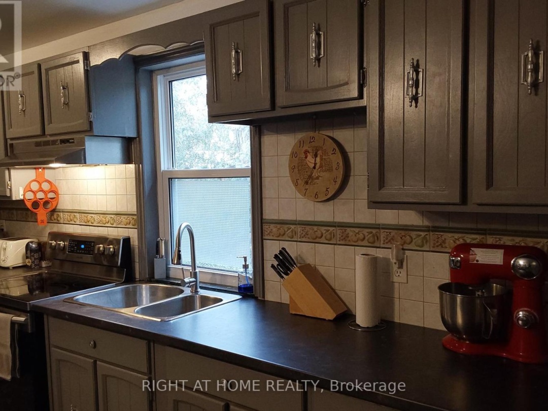 2323 Lakeshore Drive, Lake Simcoe
