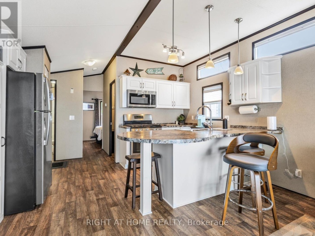 3500 Lauderdale Pt Crescent, Sparrow Lake