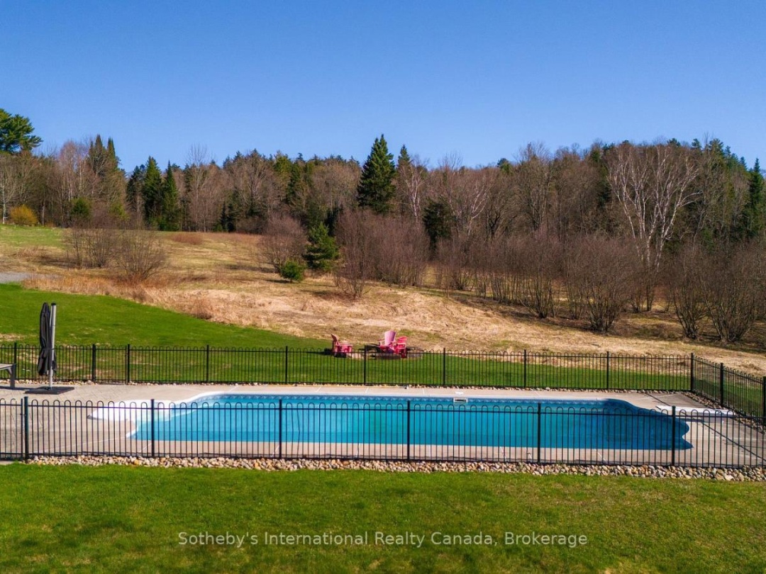 427 West Browns Road E, Weeduck Lake