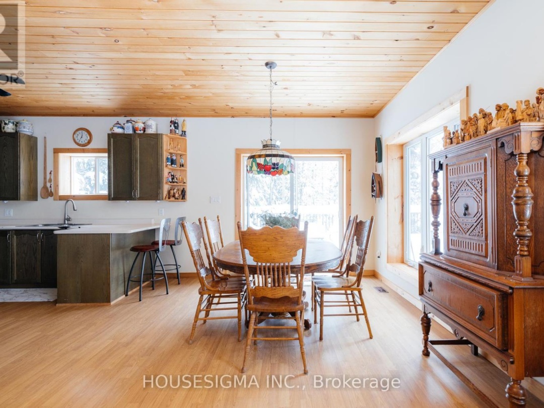 1208 Minnow Drive, Kennisis Lake