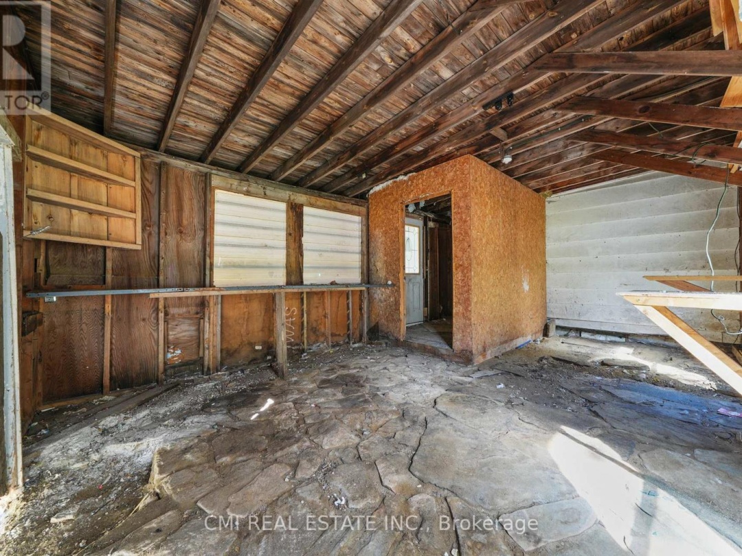 1093 SOUTH LAKE ROAD, 