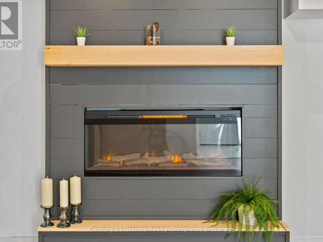 7032 COUNTY ROAD 121, 