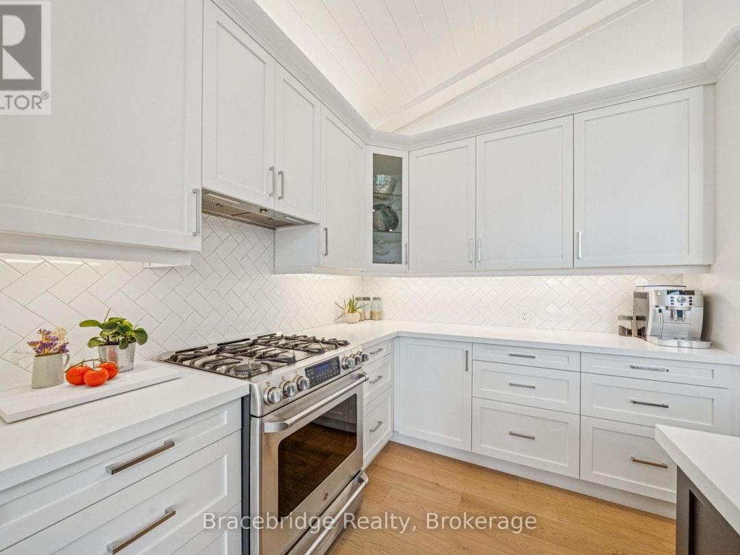 1006 STEPHENS BAY ROAD, 