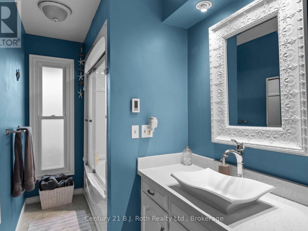 3772 HARRY'S LANE, Lake Simcoe