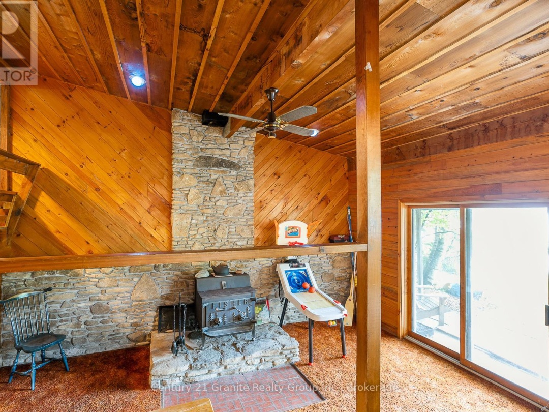1036 Shirleys Road, Haliburton Lake