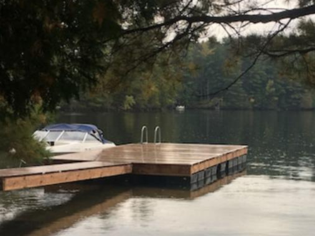 1045 REYNOLDS ROAD, Horseshoe Lake