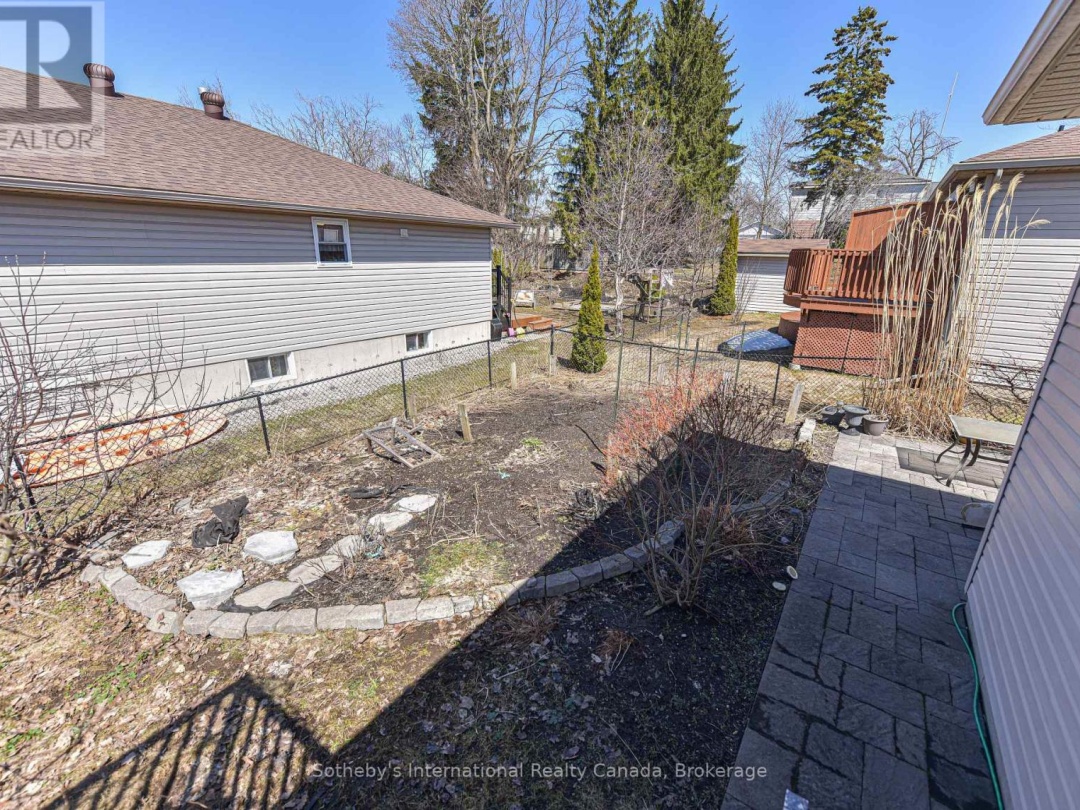 66 Calverley Street, Orillia