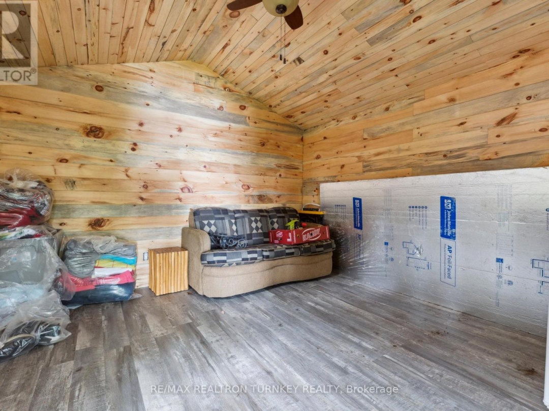 310 Northern Avenue, Big Bald Lake