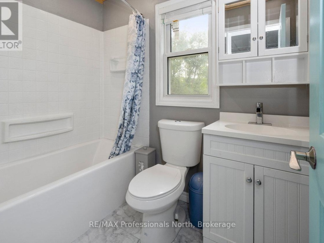 1059 Tiffany Lane, Gull Lake