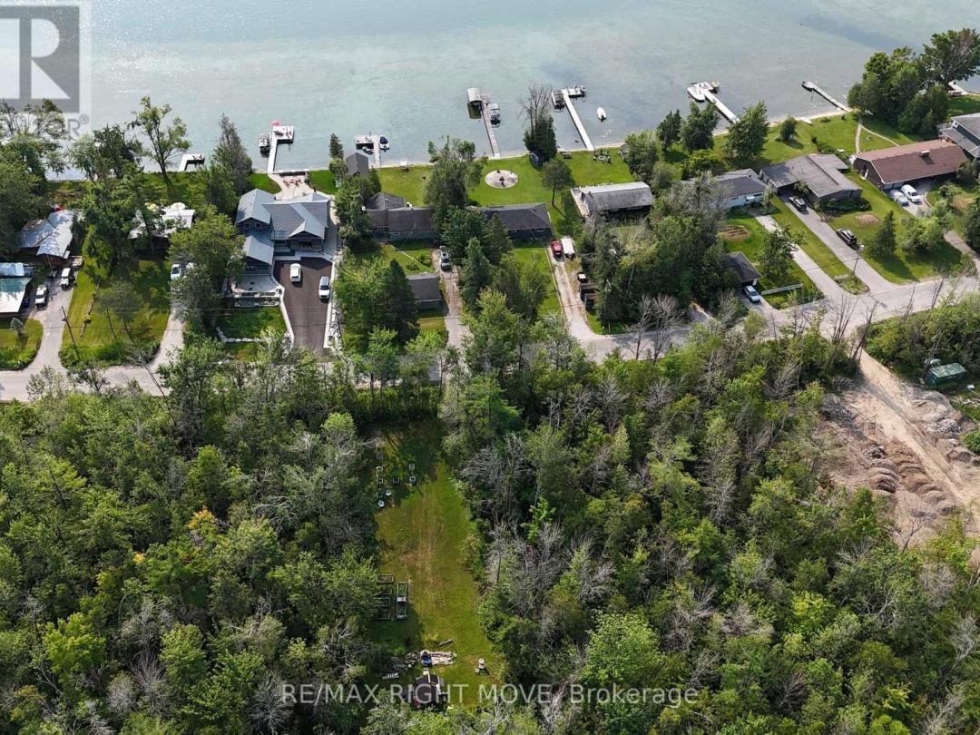 1466 CUNNINGHAM CRESCENT, 