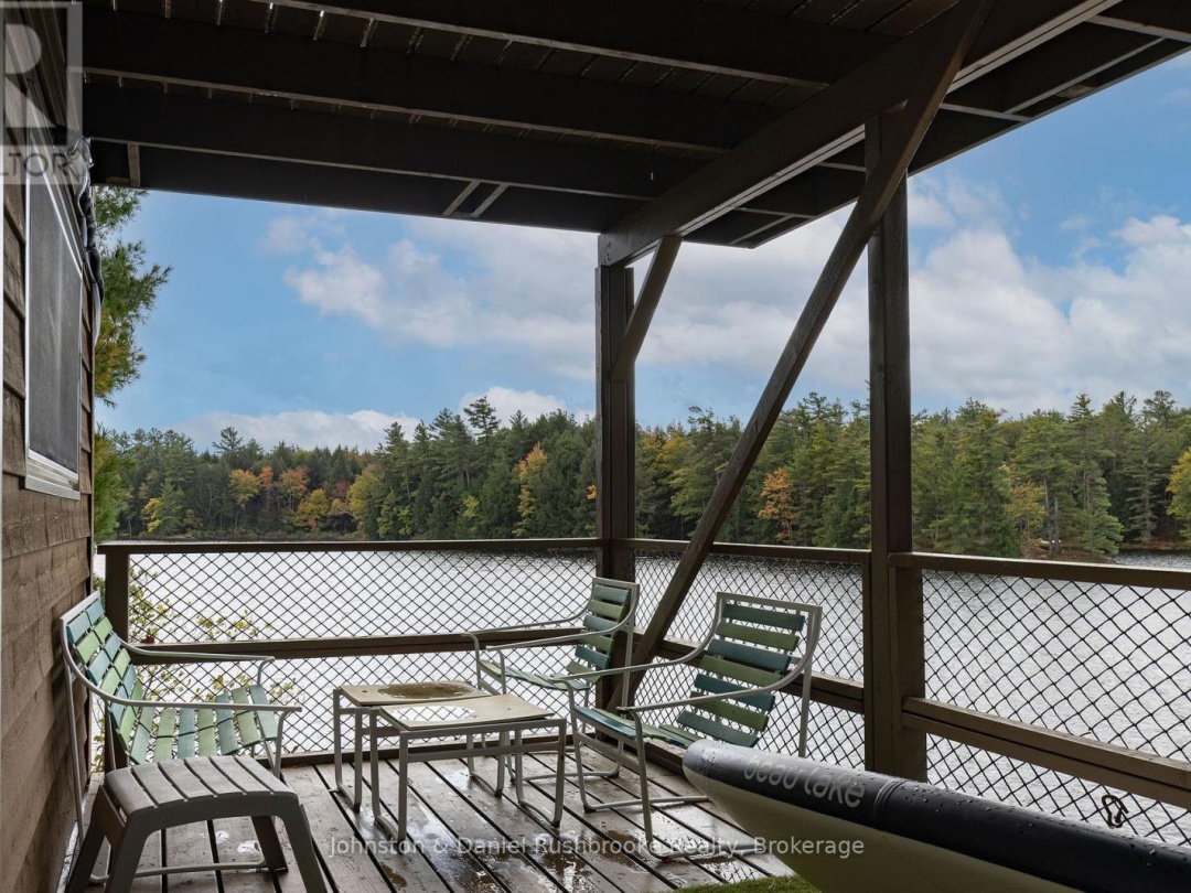 621 Peninsula Road, South Muldrew Lake