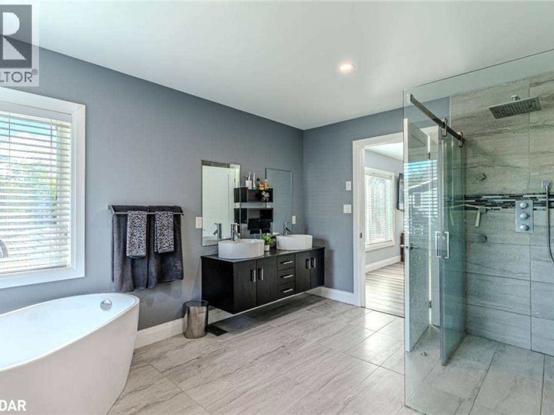 1657 PENINSULA POINT Road, 