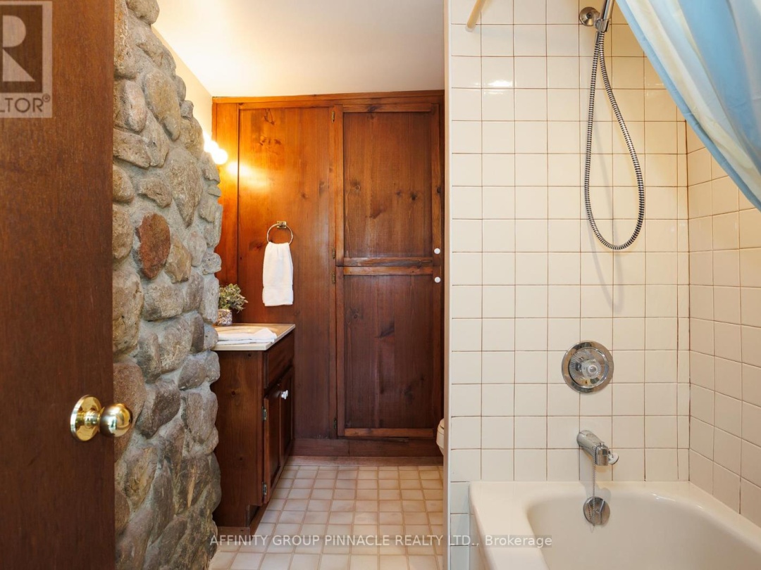 B35 LAKESHORE ROAD, 